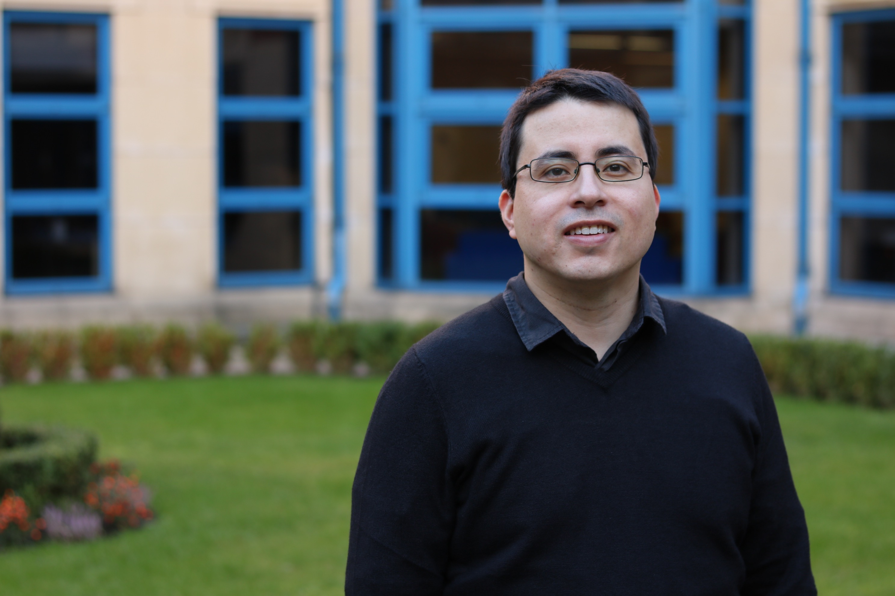 Dr. Mauricio Álvarez